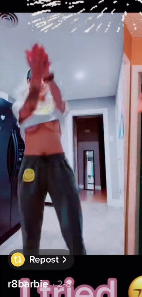 Naakte gelekte OnlyFans-foto van Barbiewants2hype