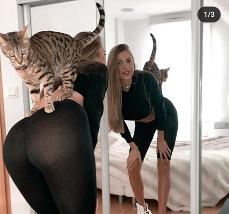 Naakte gelekte OnlyFans-foto van Yoly