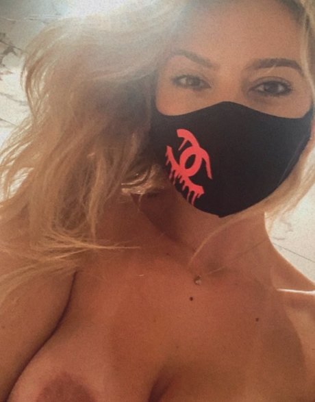 Naakte gelekte OnlyFans-foto van Janina Quevedo Martins