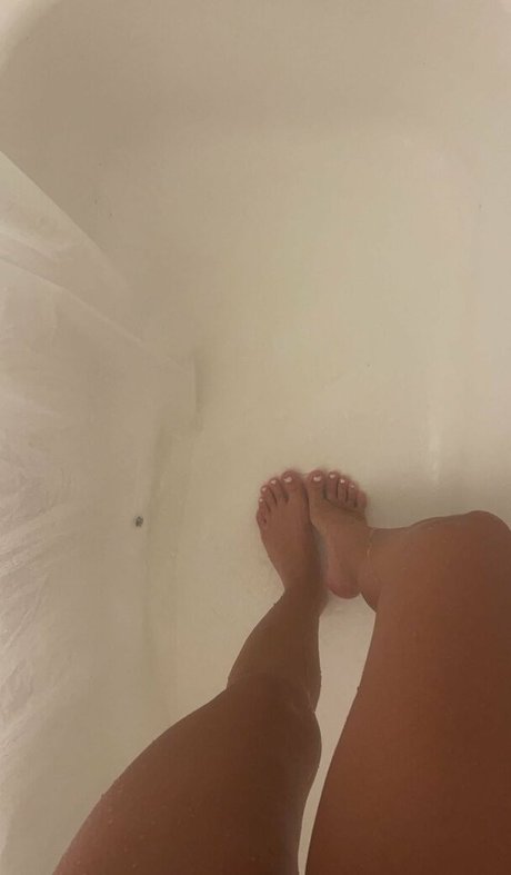 Naakte gelekte OnlyFans-foto van Moonalooona