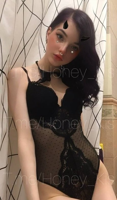 Naakte gelekte OnlyFans-foto van Honeykis
