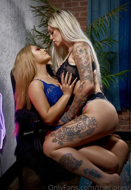 Naakte gelekte OnlyFans-foto van Vipress