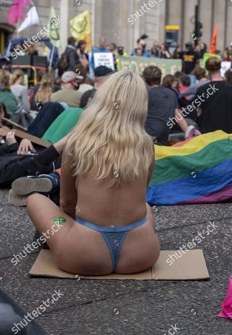 Naakte gelekte OnlyFans-foto van Laura Amherst