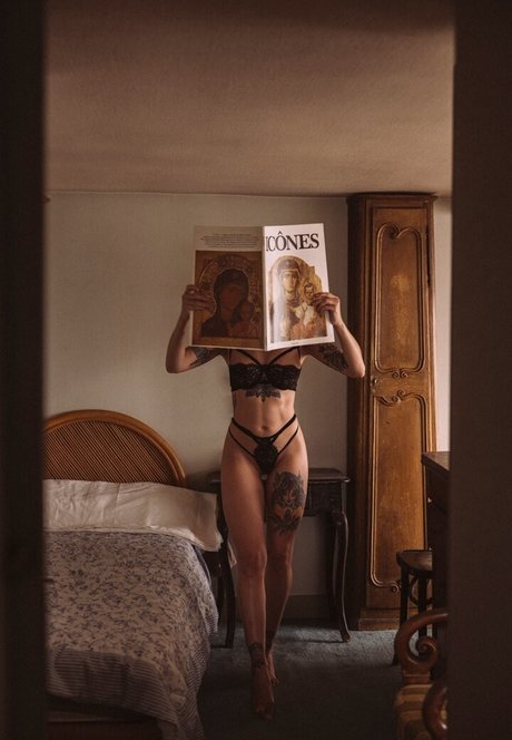 Naakte gelekte OnlyFans-foto van Ottermood