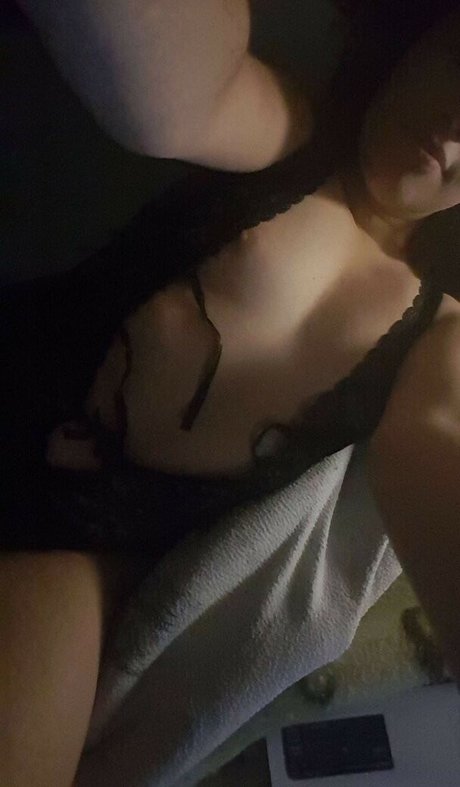 Naakte gelekte OnlyFans-foto van Girlfriends