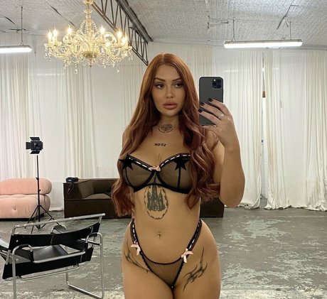 Naakte gelekte OnlyFans-foto van Mummywashere