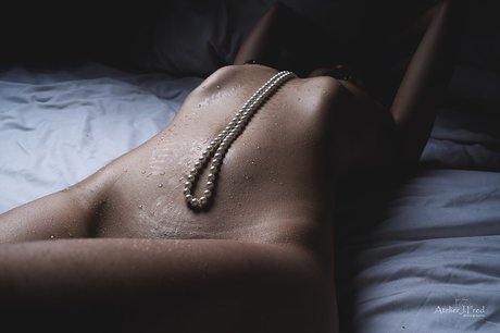 Naakte gelekte OnlyFans-foto van Xinsual
