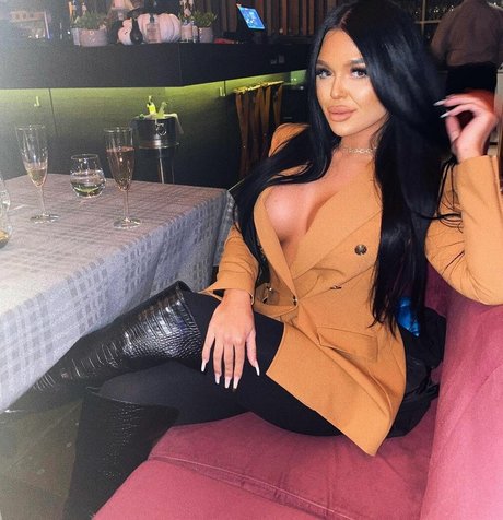 Naakte gelekte OnlyFans-foto van Andradumi