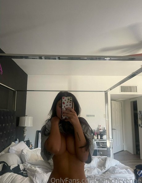 Naakte gelekte OnlyFans-foto van Sam Cheyenne