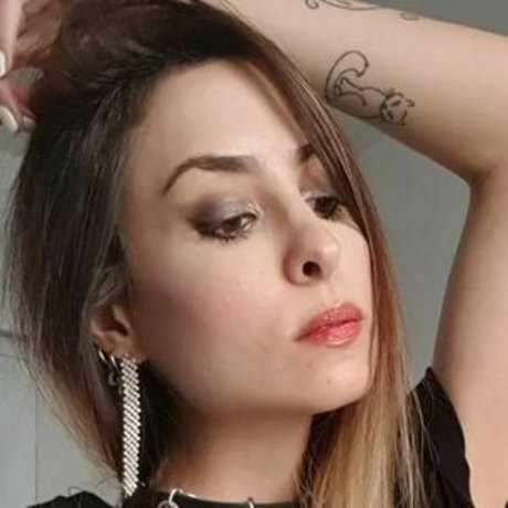 Naakte gelekte OnlyFans-foto van Angelica Grandini