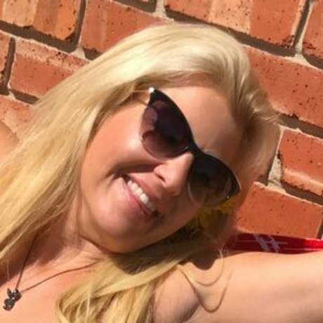 Naakte gelekte OnlyFans-foto van Taylor Leigh