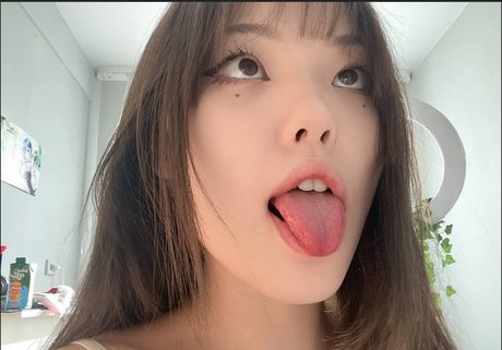 Naakte gelekte OnlyFans-foto van Babyjeyy