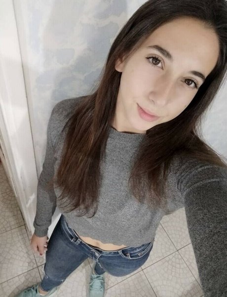 Naakte gelekte OnlyFans-foto van Athina Panteliou