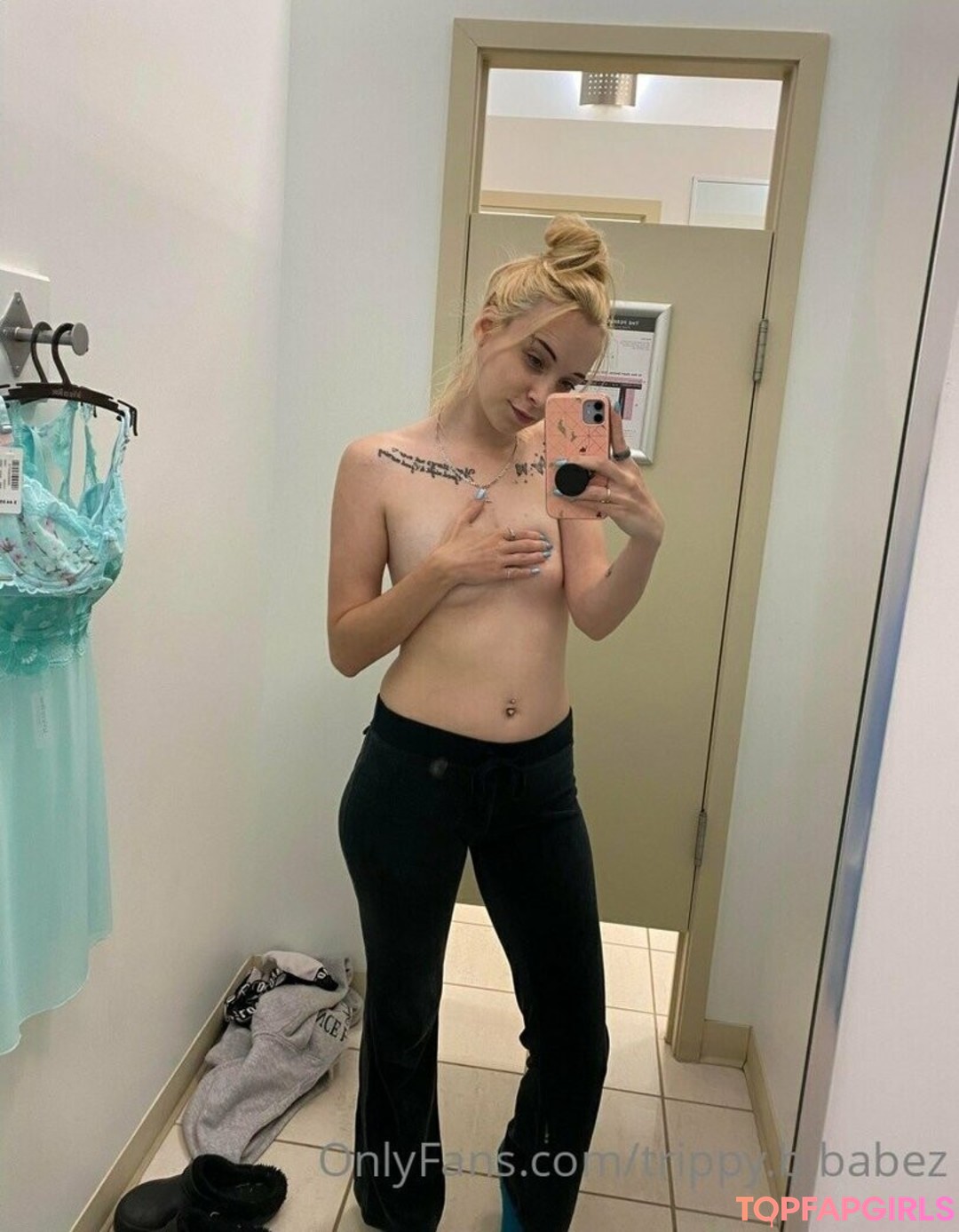 Naakte gelekte OnlyFans-foto van Trippy Baez #15 Naakte gelekte OnlyFans-foto van Trippy Baez #15