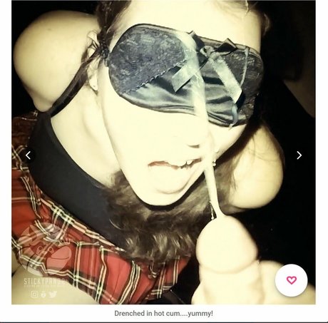Naakte gelekte OnlyFans-foto van Stickypanda