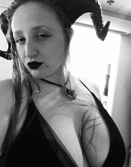 Naakte gelekte OnlyFans-foto van Bordeauxblack