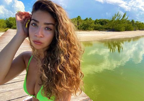 Naakte gelekte OnlyFans-foto van Natalia Jorquera