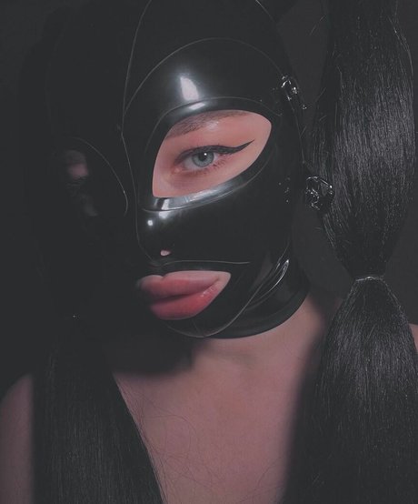 Naakte gelekte OnlyFans-foto van Bronnica