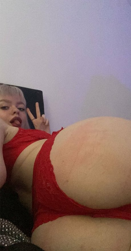 Naakte gelekte OnlyFans-foto van Scarletsofia