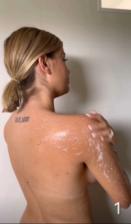 Naakte gelekte OnlyFans-foto van Romy