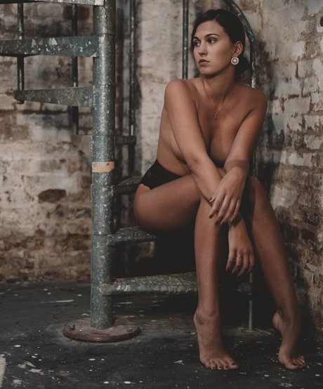 Naakte gelekte OnlyFans-foto van Alina Peter