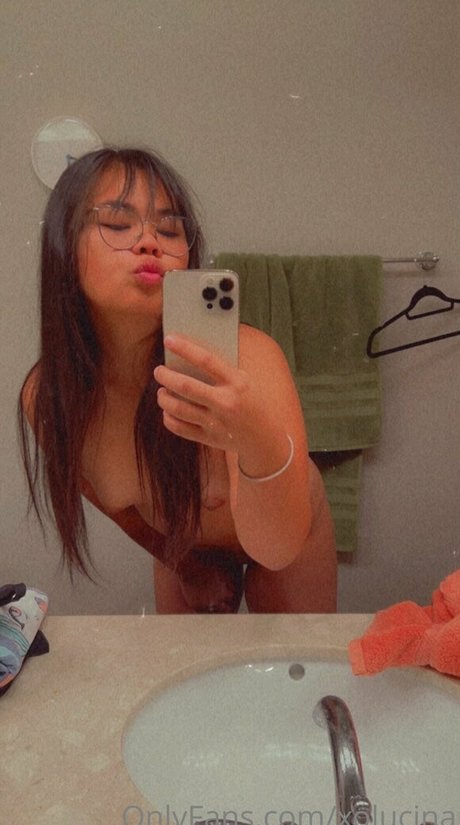 Naakte gelekte OnlyFans-foto van Xolucina