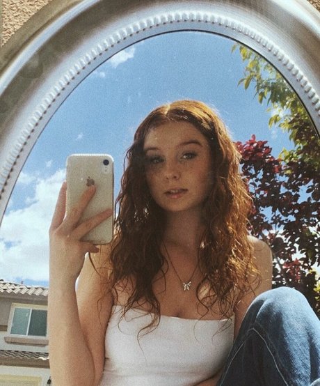 Naakte gelekte OnlyFans-foto van Keara Cornella