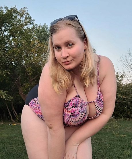Naakte gelekte OnlyFans-foto van Loserqueen