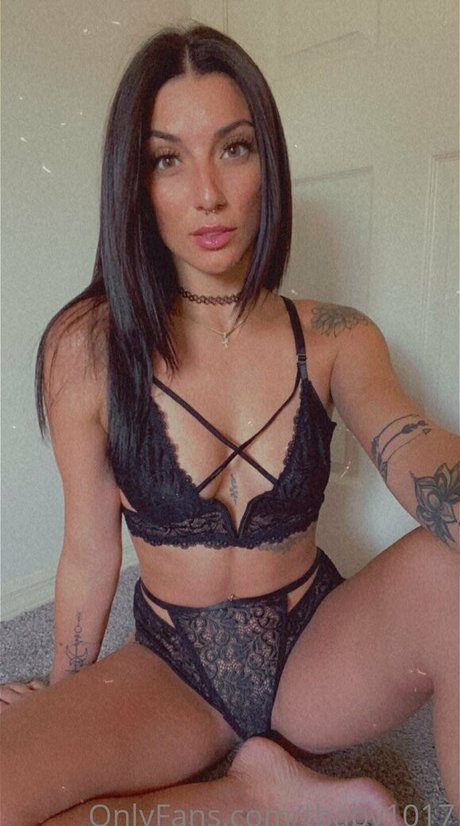 Naakte gelekte OnlyFans-foto van Trisha Digiacomo