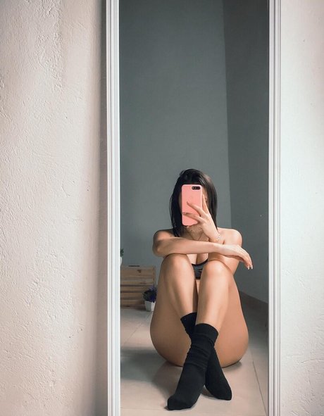 Naakte gelekte OnlyFans-foto van Tania Ocampo