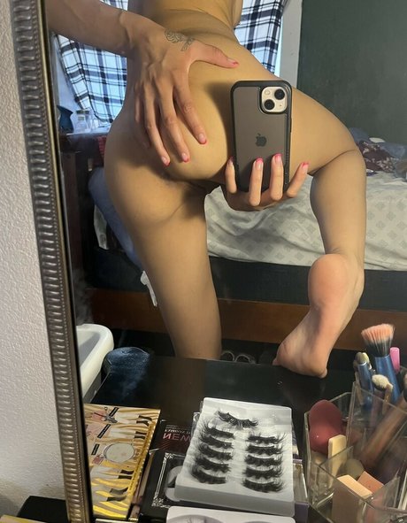 Naakte gelekte OnlyFans-foto van Julibaby47