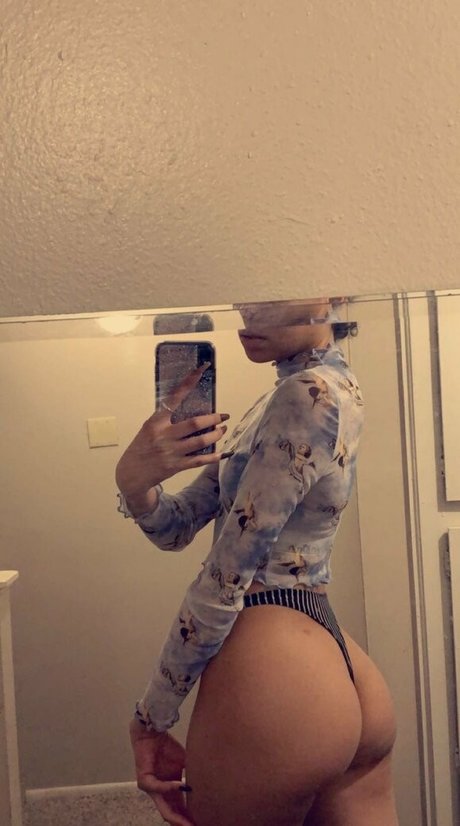 Naakte gelekte OnlyFans-foto van Julibaby47