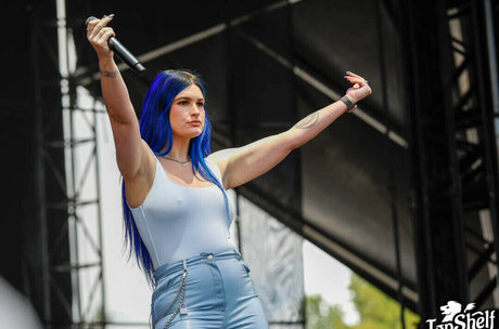 WomenMetal