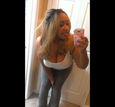 Naakte gelekte OnlyFans-foto van Beautifulflowerchild