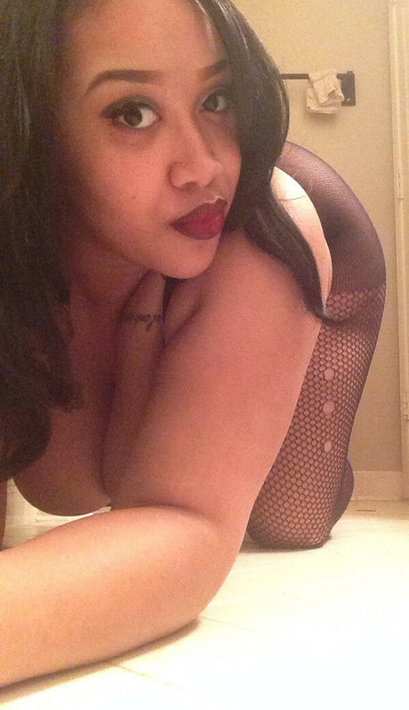 Naakte gelekte OnlyFans-foto van Beautifulflowerchild