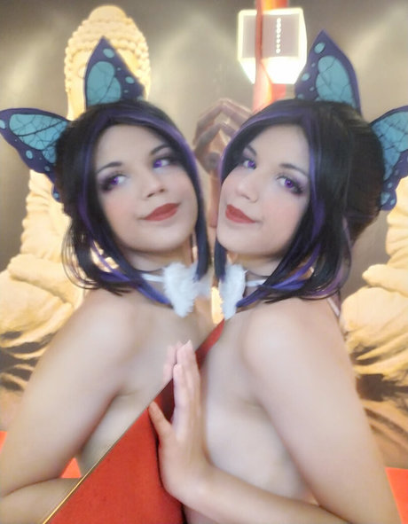 Naakte gelekte OnlyFans-foto van Kitsune Youko