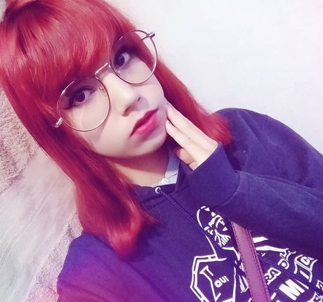 Naakte gelekte OnlyFans-foto van Kitsune Youko