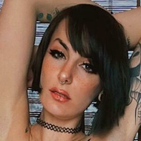 Naakte gelekte OnlyFans-foto van Selenaliz