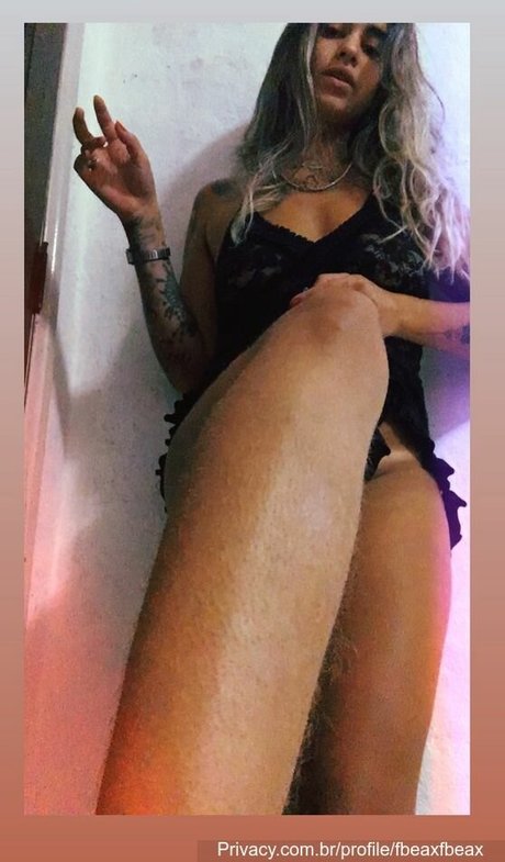 Naakte gelekte OnlyFans-foto van Fbeax