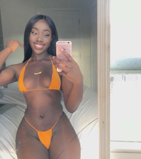 Naakte gelekte OnlyFans-foto van Bribriann6722