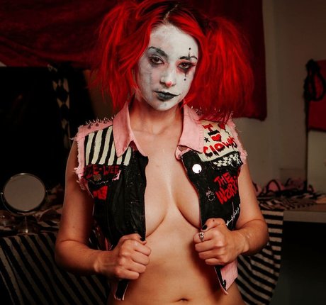 Naakte gelekte OnlyFans-foto van Pippsy Pinwheel