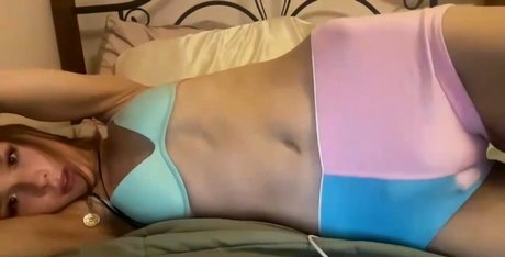 Naakte gelekte OnlyFans-foto van Beatrixbabe