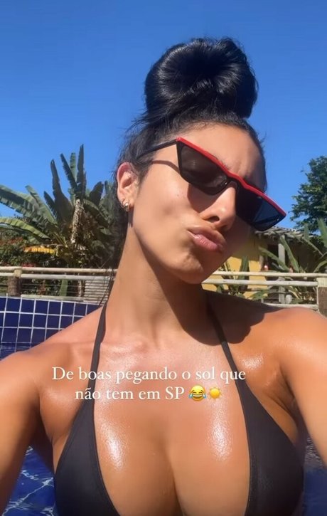 Naakte gelekte OnlyFans-foto van Isadora Nogueira