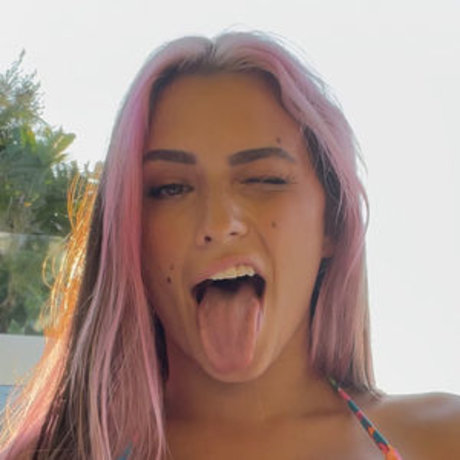Naakte gelekte OnlyFans-foto van Lavaxgrll