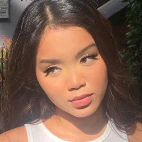 Naakte gelekte OnlyFans-foto van Nhu Dinh