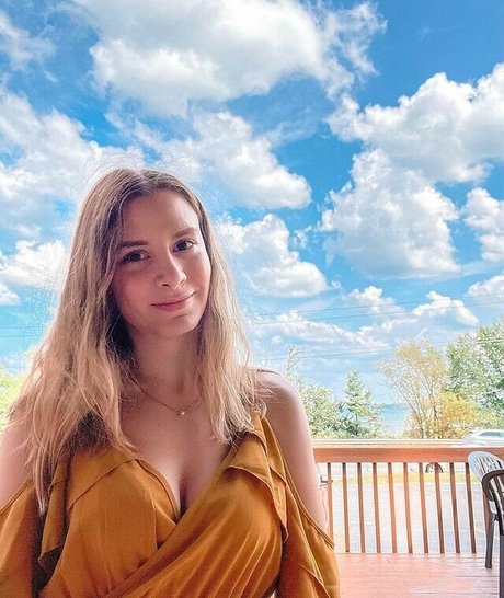 Naakte gelekte OnlyFans-foto van Nikki Jabs