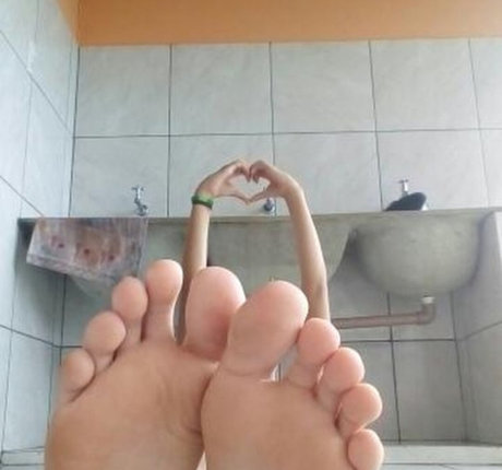 Naakte gelekte OnlyFans-foto van Solinhas Da Jennifer