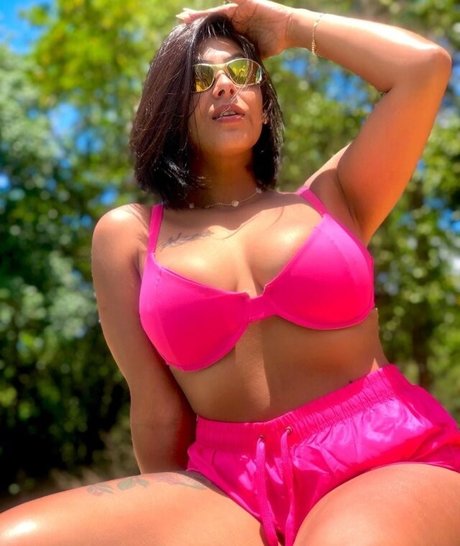 Naakte gelekte OnlyFans-foto van Maaanuelee