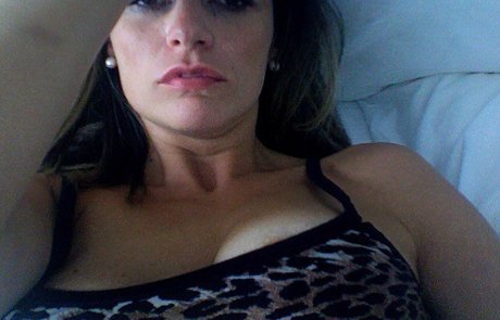 Naakte gelekte OnlyFans-foto van Romina Ricci