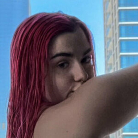 Naakte gelekte OnlyFans-foto van Nessa Jade